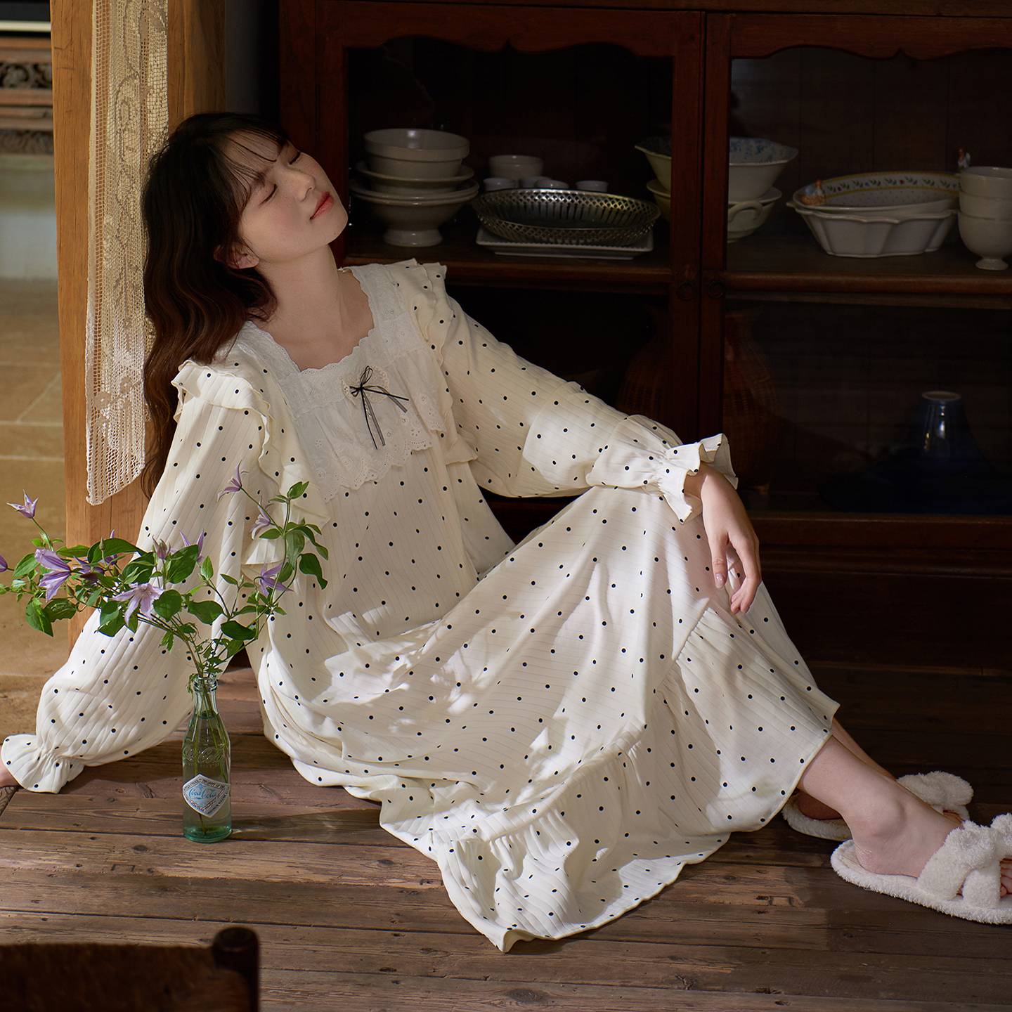 思莉太太波点长款睡裙