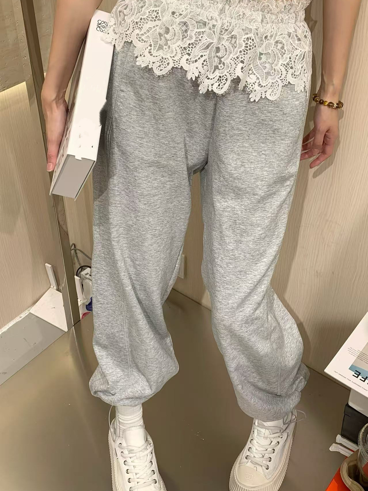 欧洲站2025春季V+.COM阔腿长裤灰色松紧腰拼接蕾丝花边束脚卫裤女