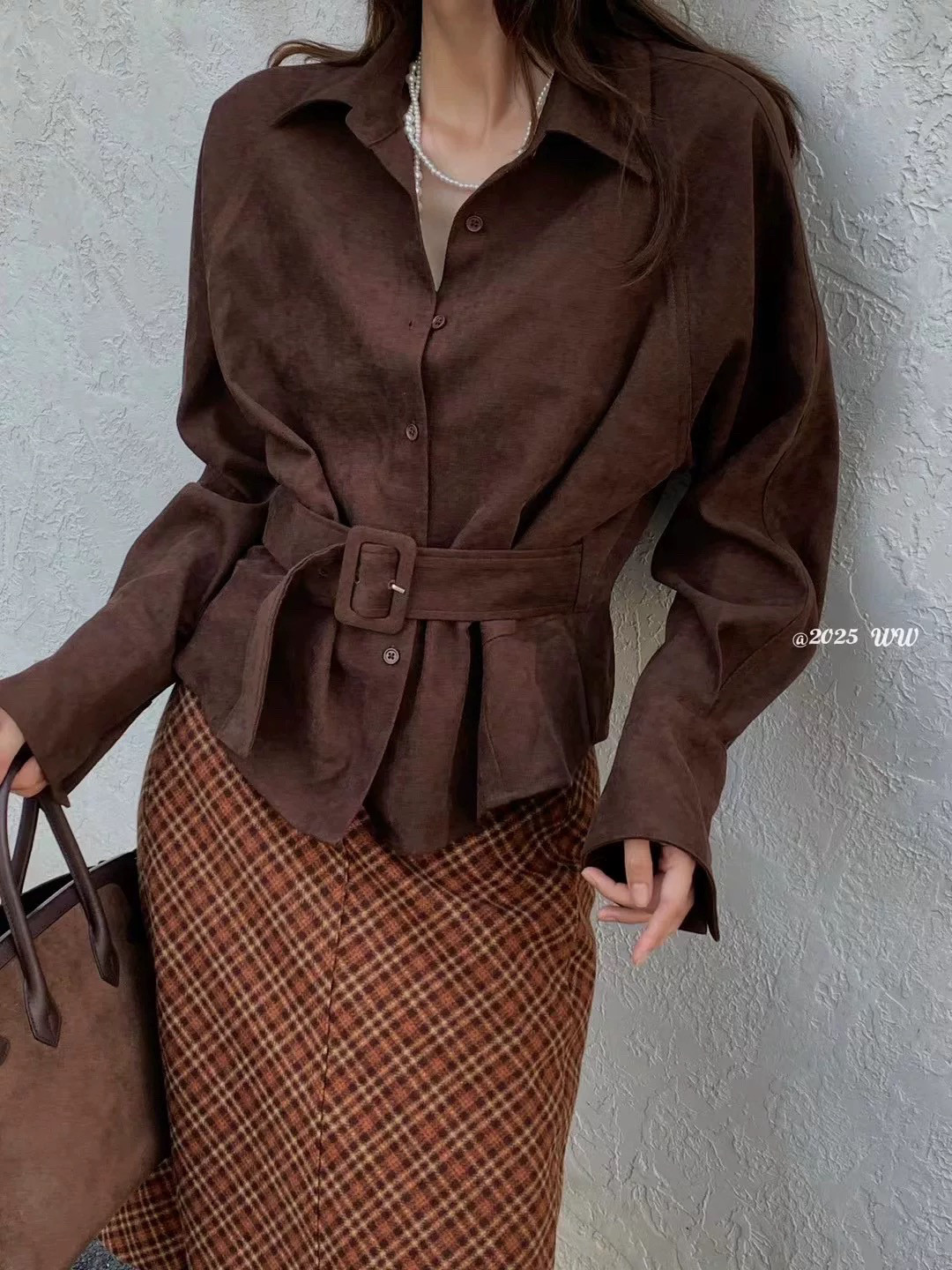 欧洲站2025冬季V+.COM法式衬衫女高级感轻奢减龄洋气收腰保暖衬衣,女装/女士精品,衬衫,淘宝优惠券,粉丝福利购,淘宝优惠卷