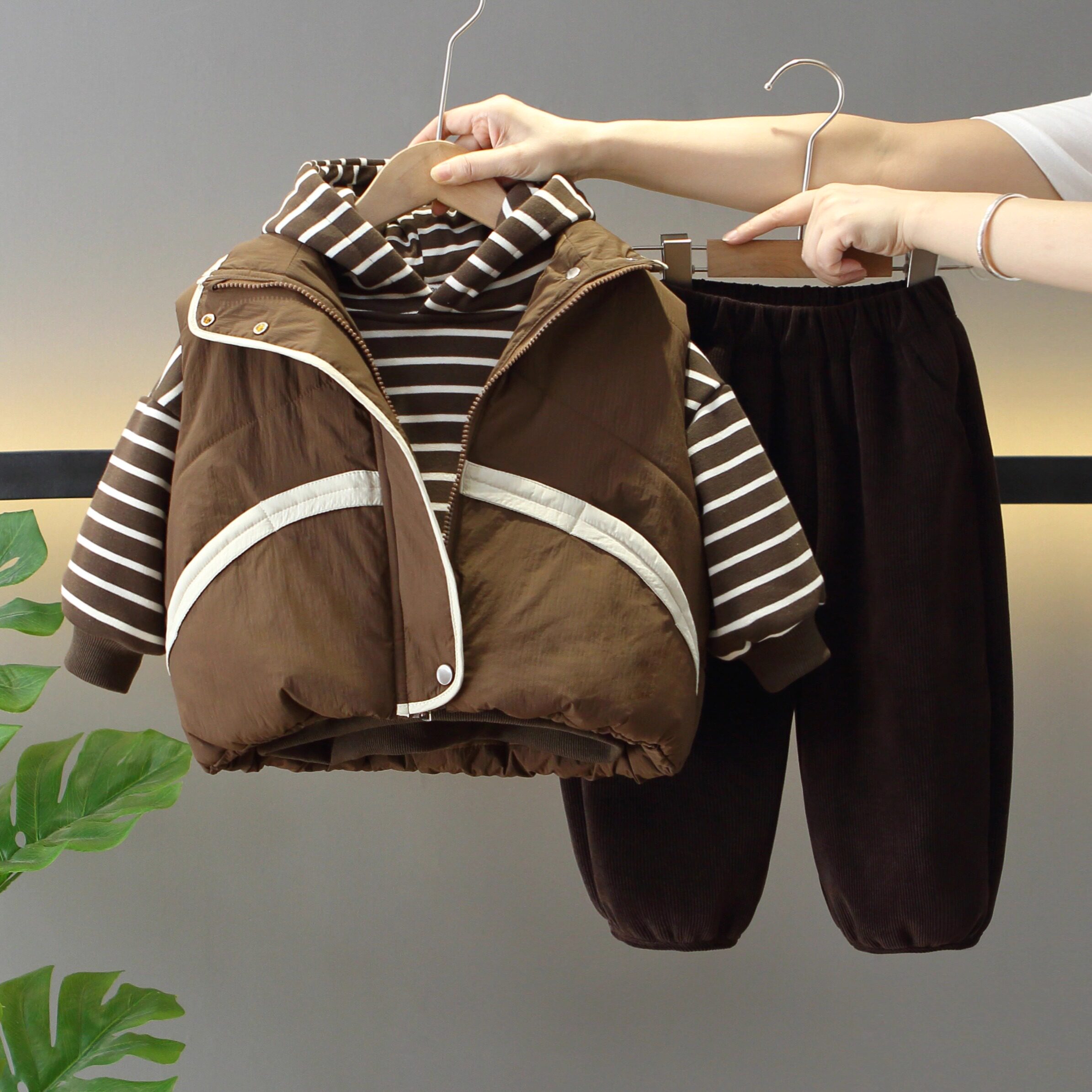 男童加绒马甲三件套冬季加厚休闲卫衣时髦冬装条纹宝宝冬装痞帅潮