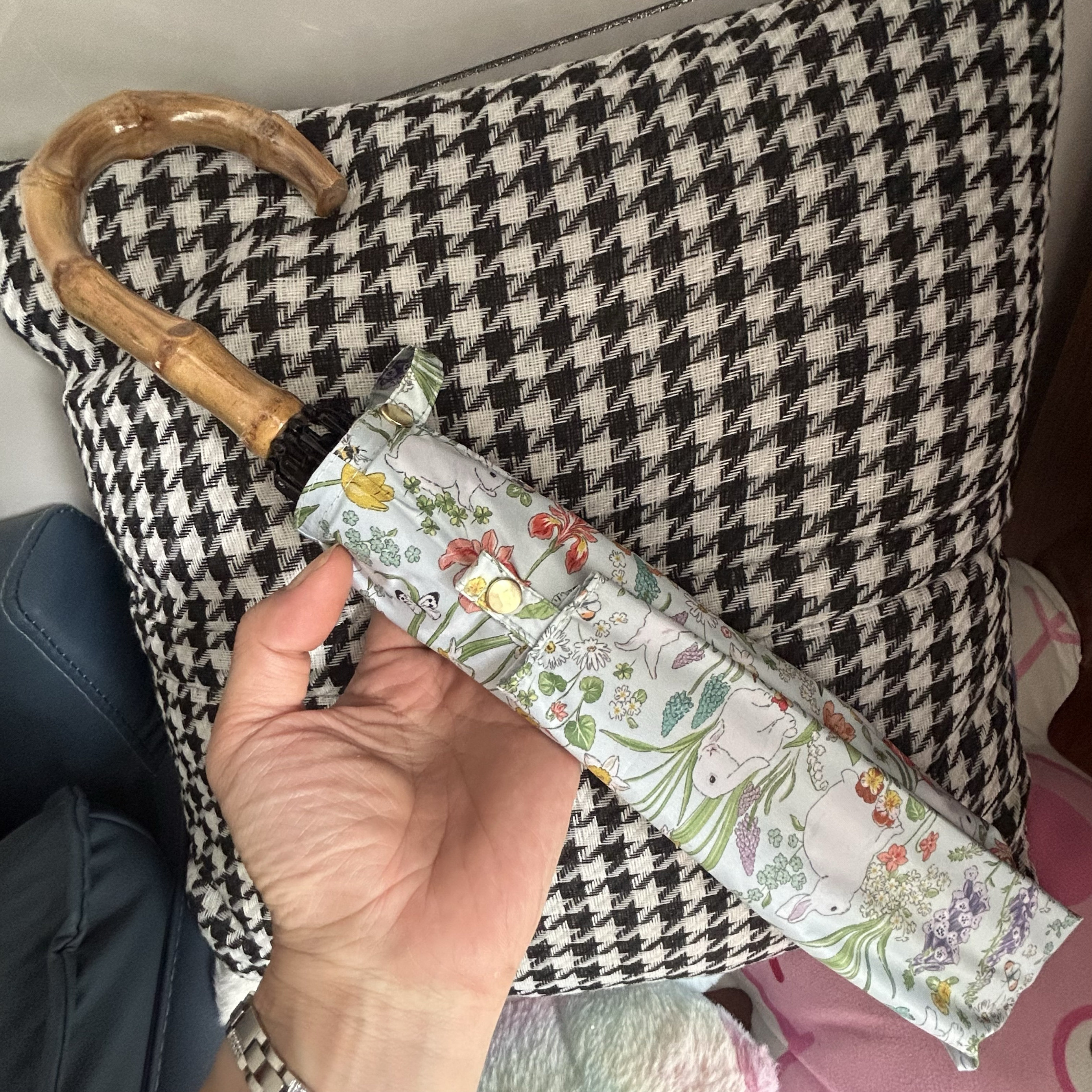 高颜值日系复古莫奈花园二折伞黑胶花边遮阳伞弯钩便携女防晒晴雨