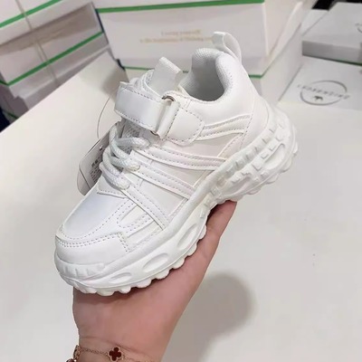 儿童小白鞋男童2025春秋新款女童黑色白色运动鞋小学生皮面轻便鞋