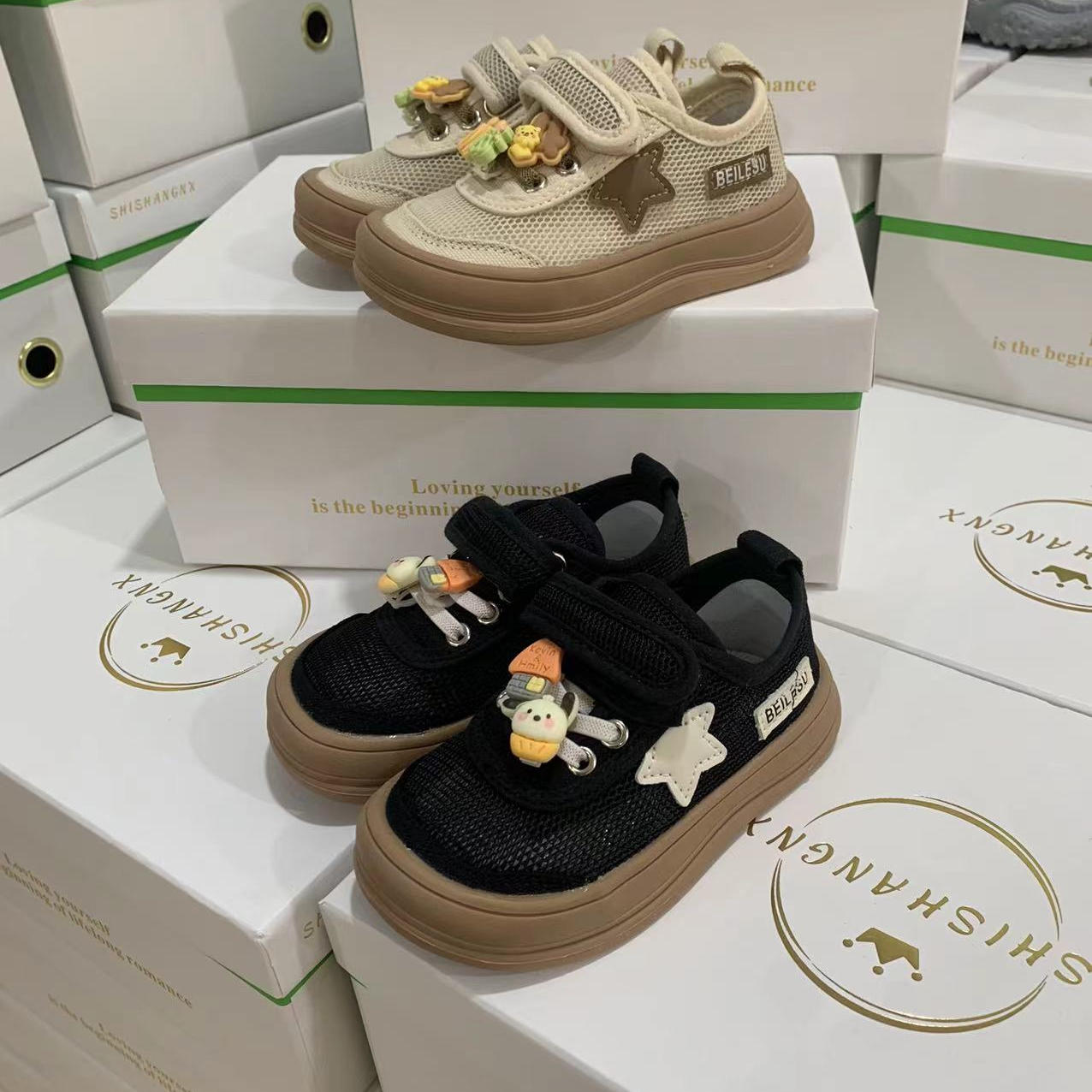新品春夏韩版儿童帆布鞋网面镂空男童卡通板鞋女童网鞋软底宝宝室