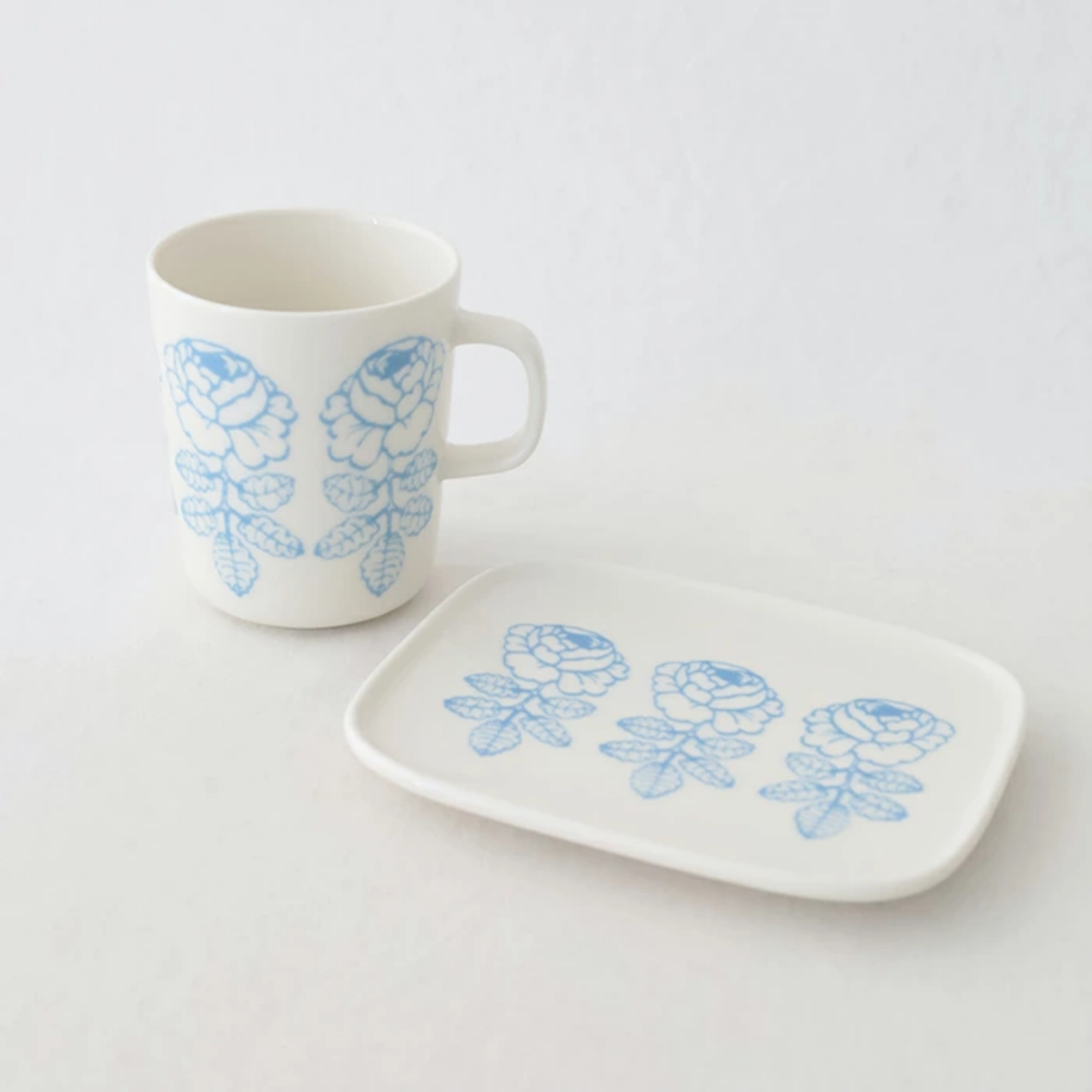 Marimekko Vihkiruusu婚礼玫瑰 浅蓝色素描玫瑰马克杯方盘