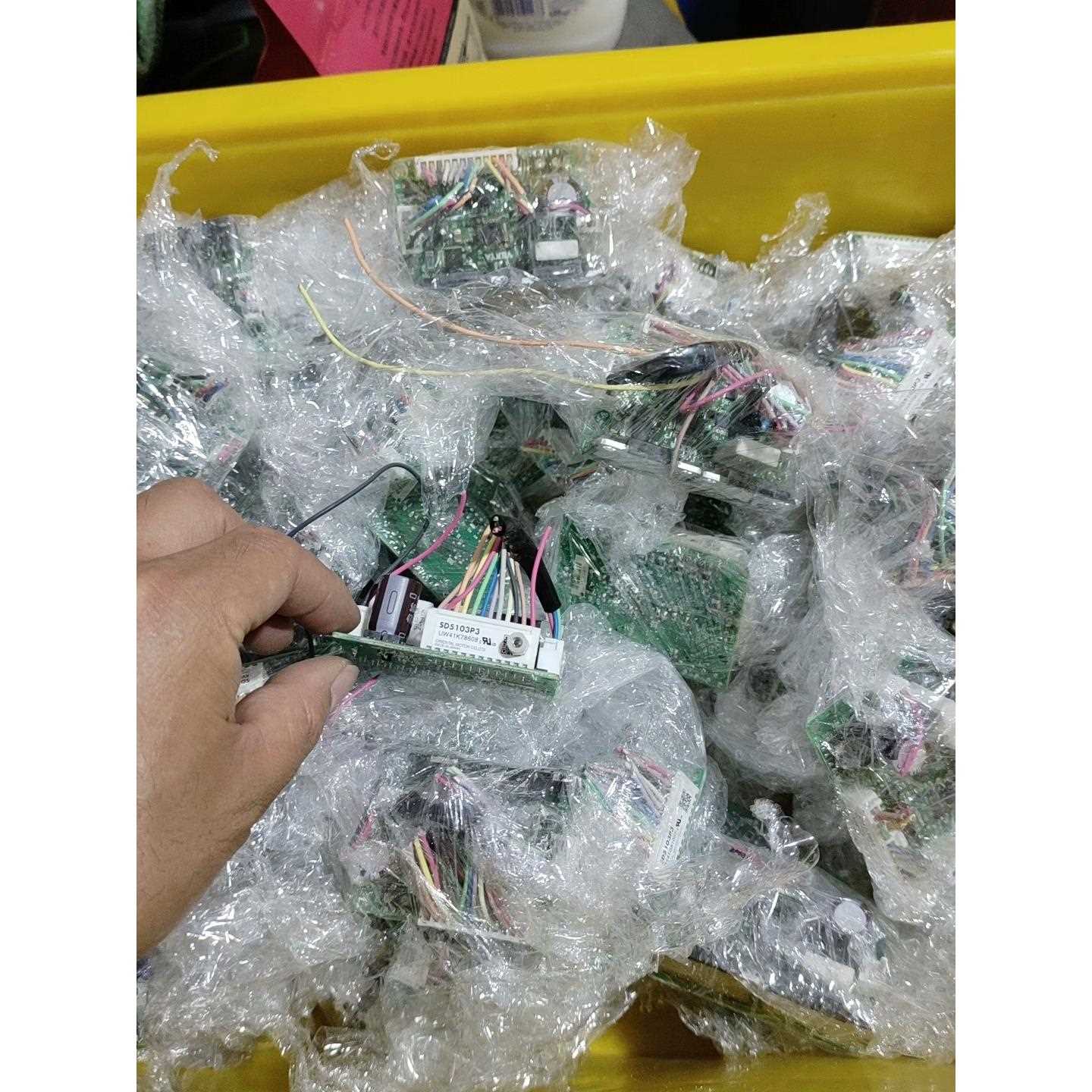 SD5103P3功能正常，图片是实物拍摄来的，成色如图所示，