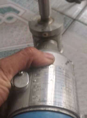 fkdt63v4-ldsyy-yo富士双法兰压力表表头，工作