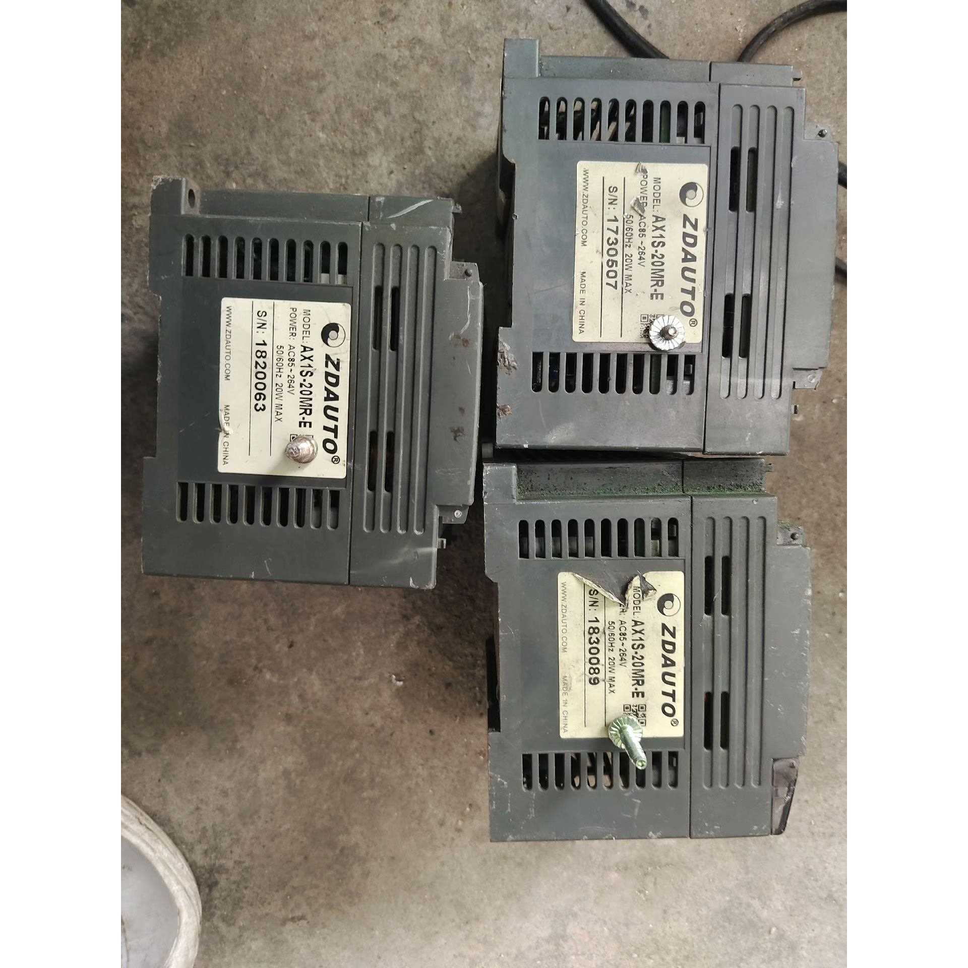 AX1S-14 有两个 AX1S-20MR-E 拆机四个智