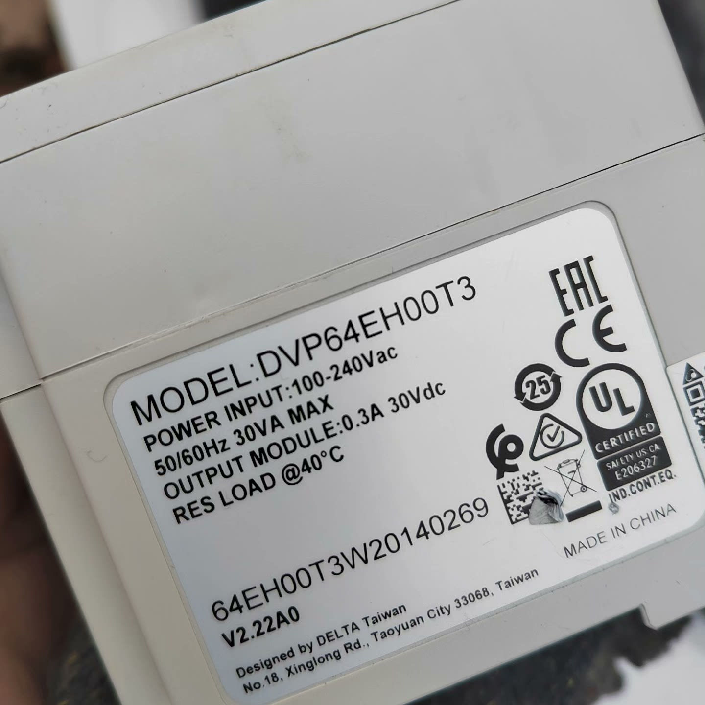 台达PLC，型号DVP-64EH00T3,20年份的，一起有