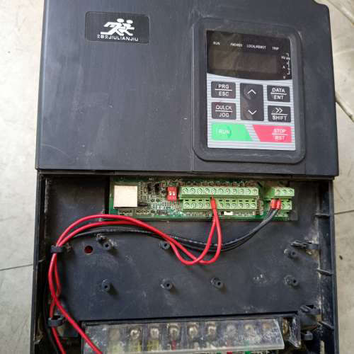 久联久变频器JB10A7R5G/011P-4.   7.5K