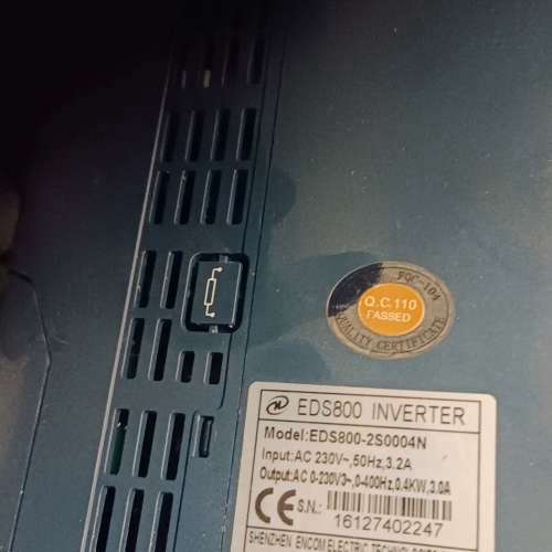 易能ENC变频器EDS800-2S0004N，功率0.4kw