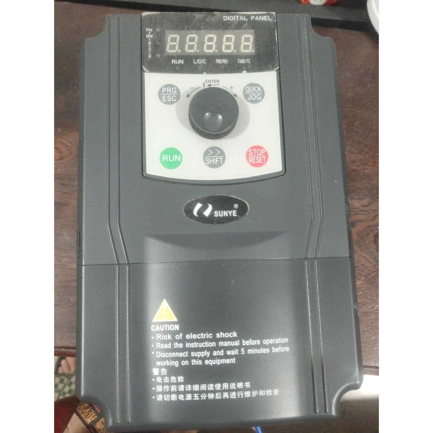 日业变频器CM530-A04T4R0G/5R5PB 重载