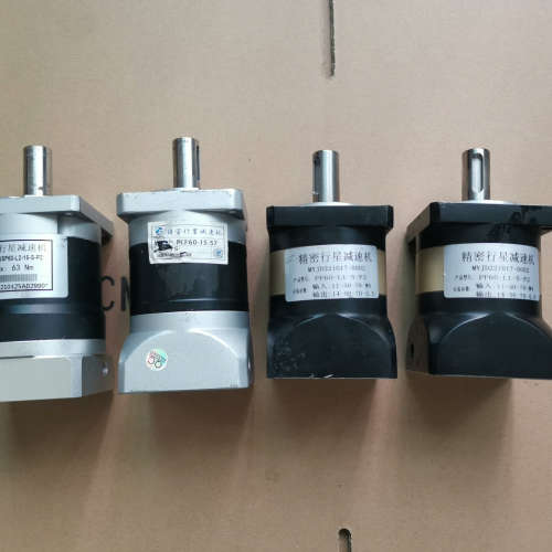 精密行星减速机 PF60-L1-5-P2   2个；