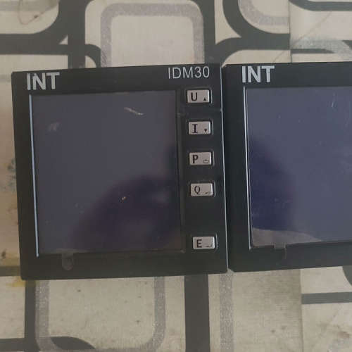 因泰莱IDM30C，图片两只因泰莱IDM30C多功能表，