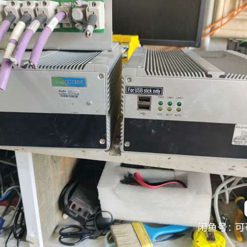 NEXCOM 新汉NISE 3110P2嵌入式工控机2台