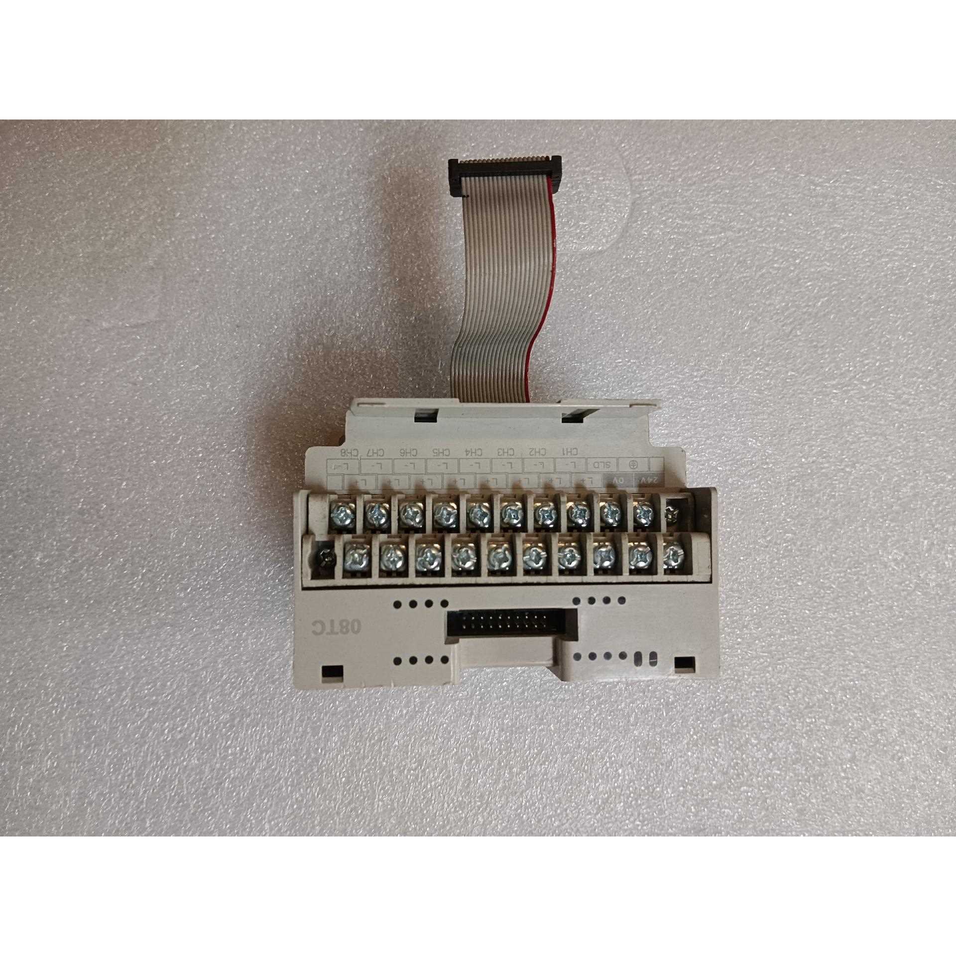 台达温度模块DVP08TC-H2，9成新，少个盖子，年份近，