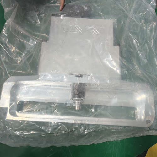 VAT工业设备配件,型号0530X-CA24-AED1/65