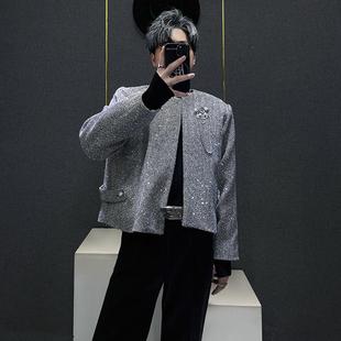 小眾金屬設(shè)計墊肩無領(lǐng)夾克男士 高級感小香風(fēng)燙鉆外套時髦 ins秋季