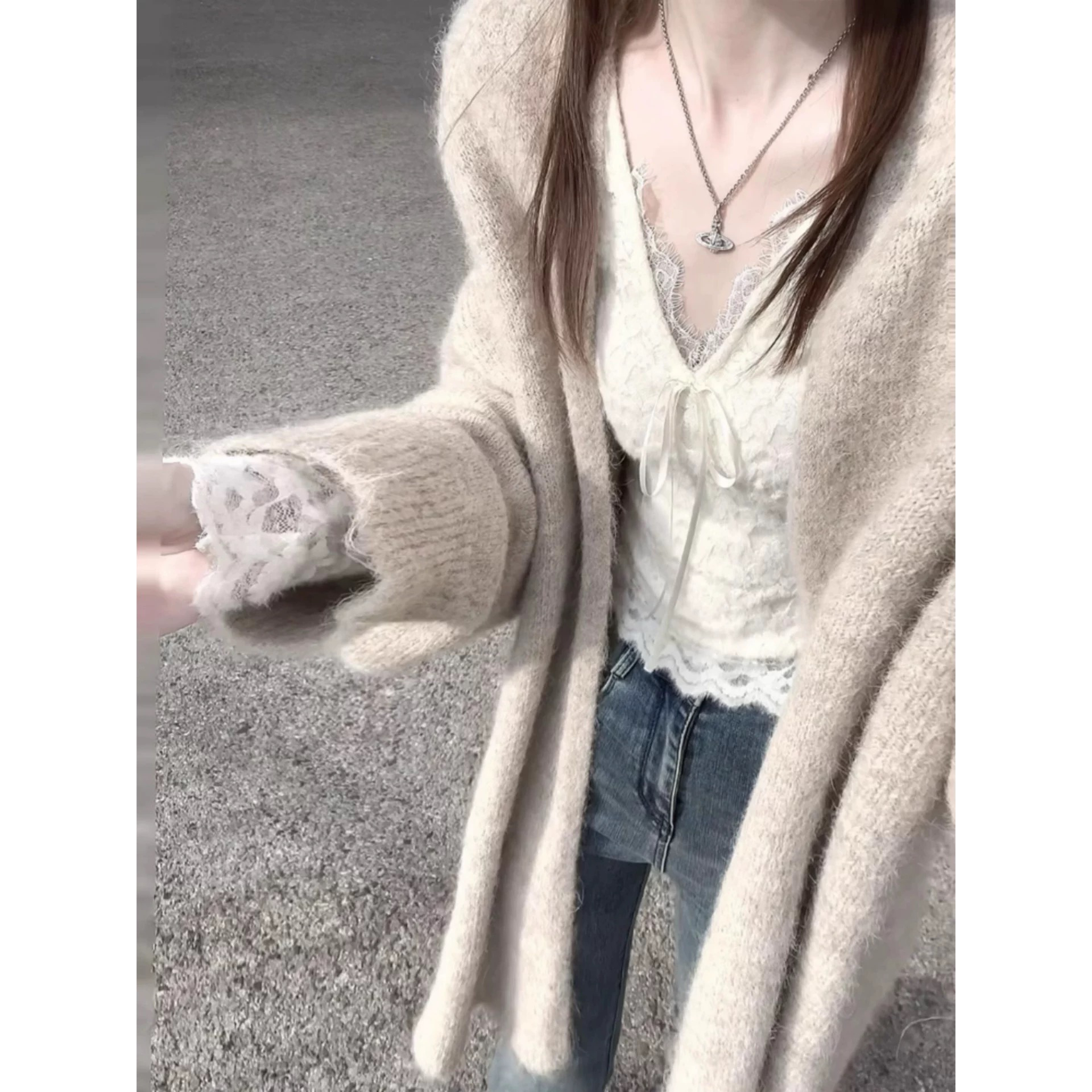 秋冬加厚磨毛V领蕾丝打底衫女春秋叠穿皮草内搭小衫独特漂亮上衣