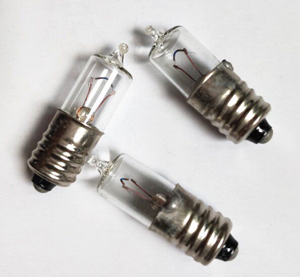 手电筒灯泡E10螺口尖头聚光灯泡6V8V12V8W螺口暖黄光钨丝灯泡