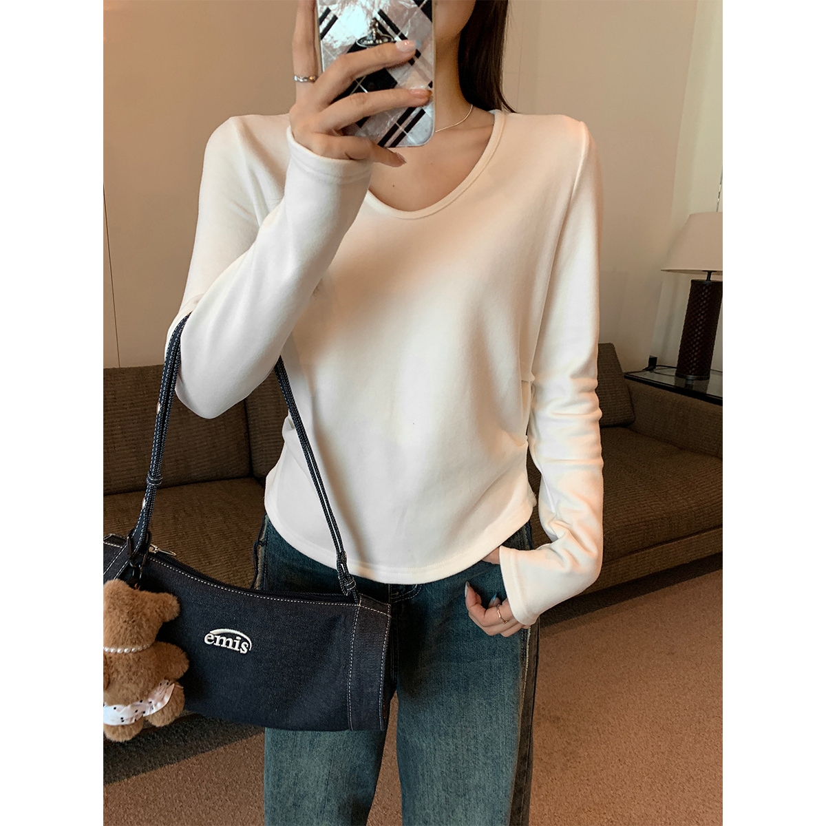 白色正肩V领长袖t恤女2025年春季褶皱收腰加绒加厚打底衫内搭上衣