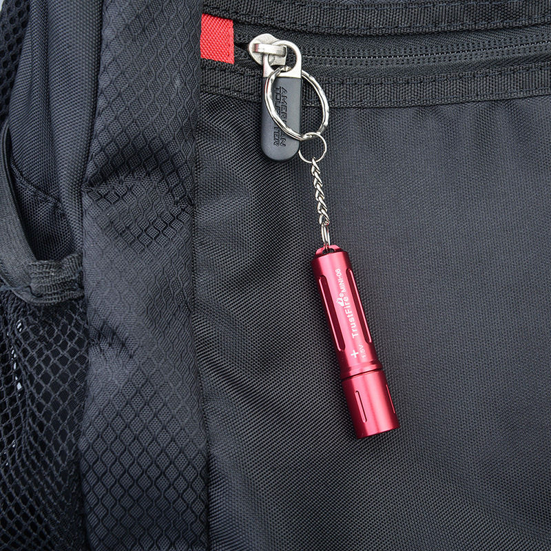 学生便携式迷你小型手电筒弱光强光超亮led灯可充电钥匙扣照明灯