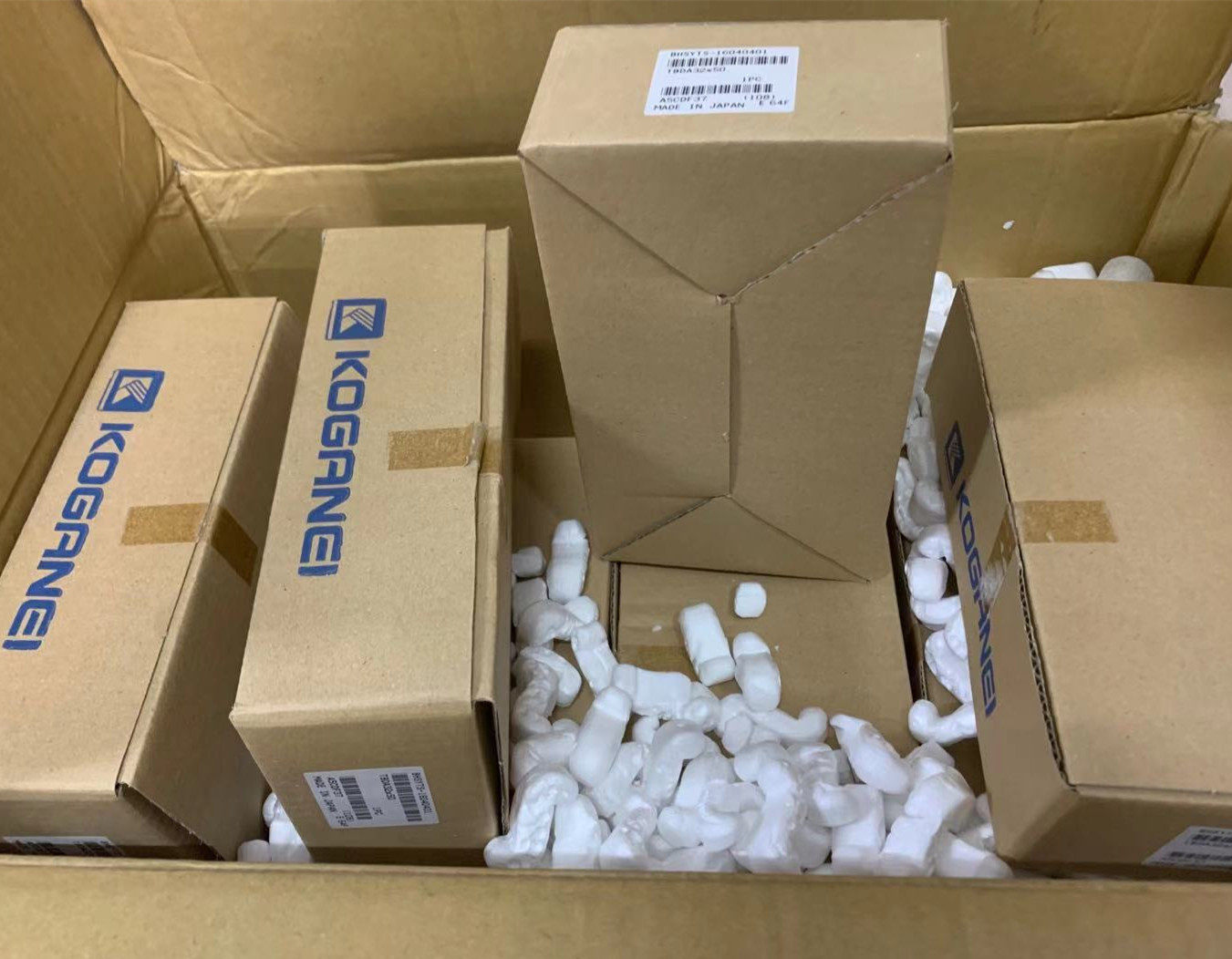 特价促销小金井三轴气缸