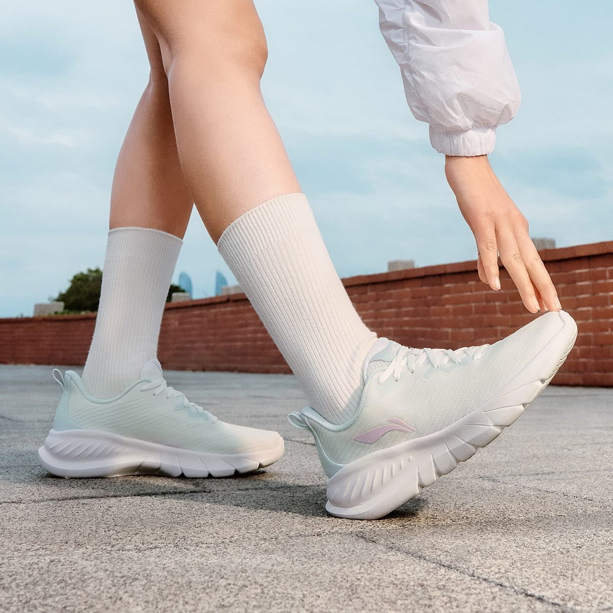 李宁易适女子休闲慢跑鞋