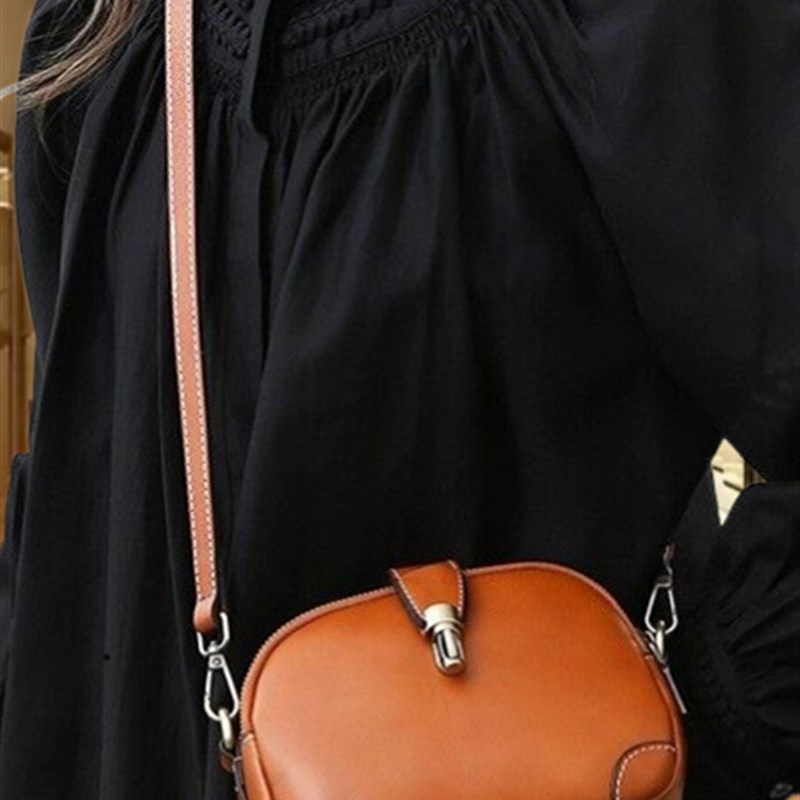 柜台Mk Dn~斜挎包女包2025新时尚工作服百搭小方包女肩包