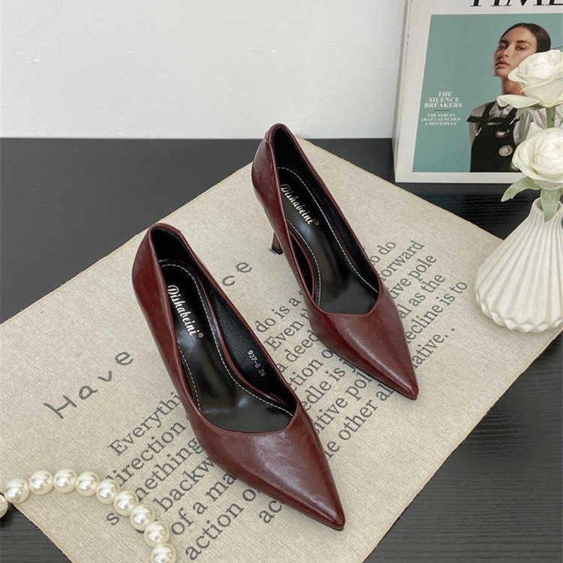 潮牌欧美时尚尖头高跟鞋女2025春季款配裙子通勤气质细跟浅口单鞋