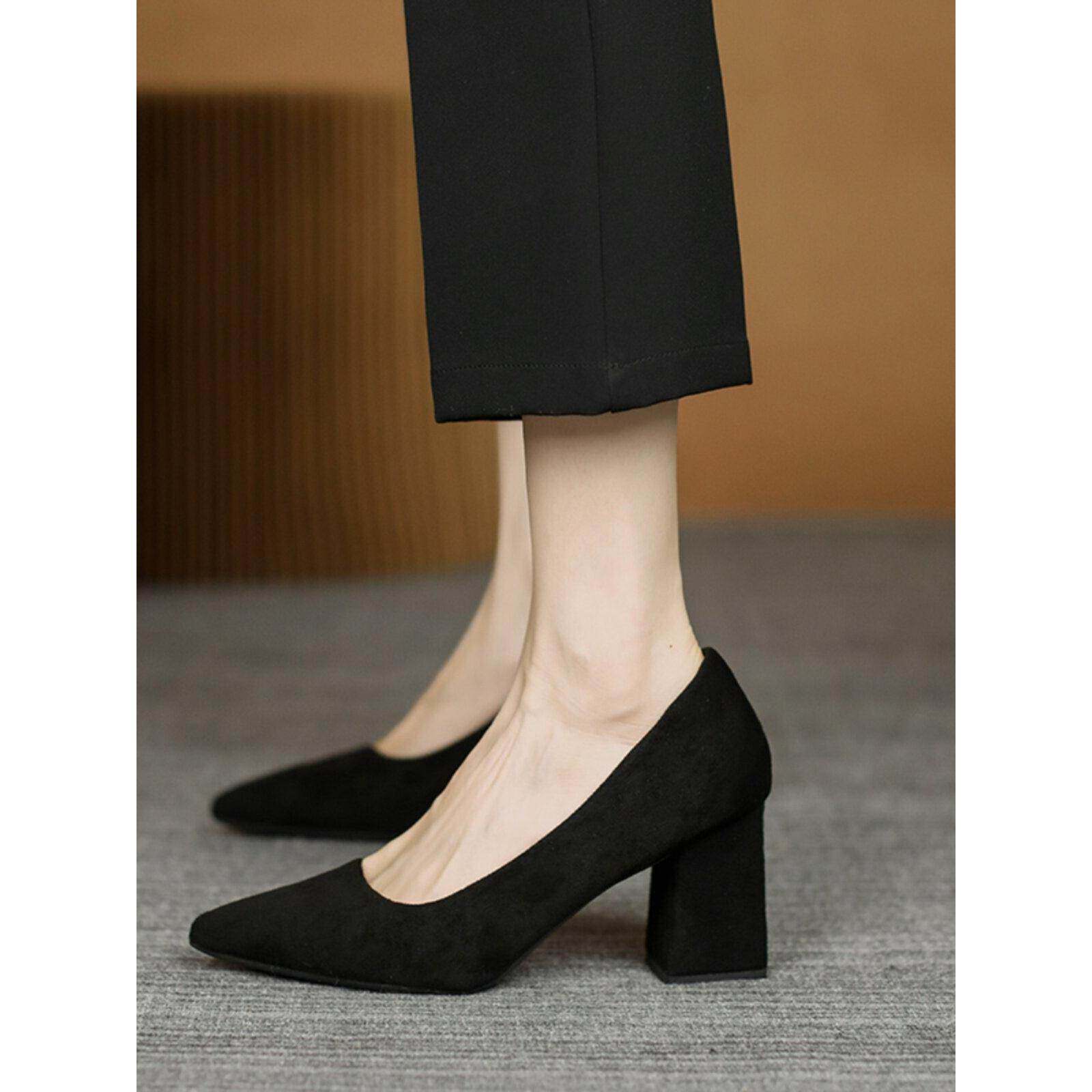 港风轻奢新款~黑色真皮中跟高跟鞋女春秋不累脚粗跟浅口职业单鞋