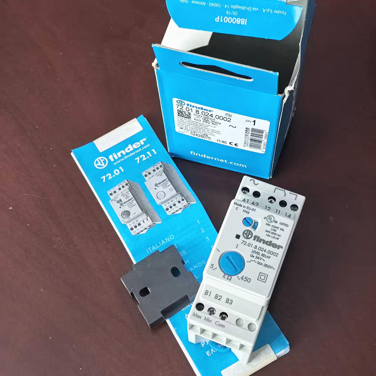 意大利finder正品72.01.8.024.0002温度监控继电器模块AC24V