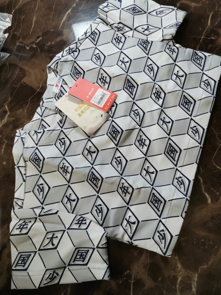 特bu潮流系列春秋走秀款儿童上衣中袖T短款梭织衫图片