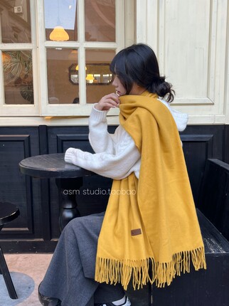 姜黄色保暖围脖软糯情侣披肩冬季高级感纯色百搭仿羊绒流苏围巾女