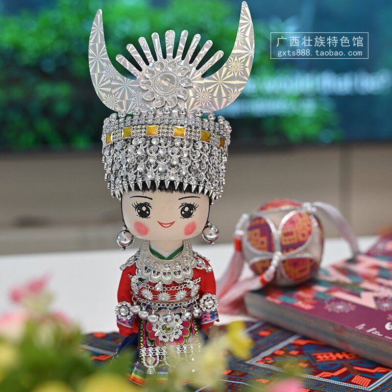新款大号民族娃娃苗族木偶 苗银装饰礼品特色展示装饰摆件纪念品