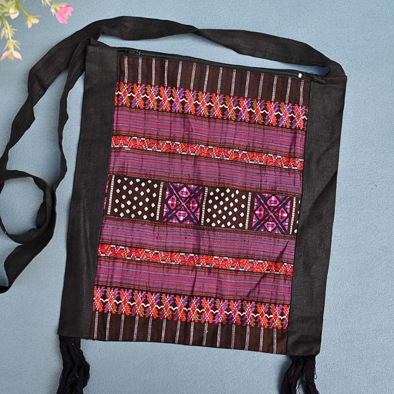 广西非遗苗族特色老绣新设计单肩包 苗绣数纱绣片 文创复古女包