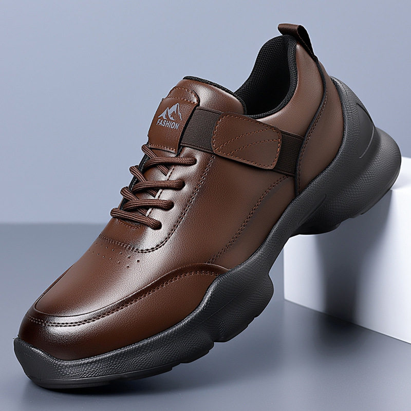 新款软皮男鞋跨境软底潮流百搭日常休闲皮鞋男士一脚蹬跑步运动鞋