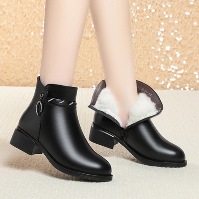 中年妈妈鞋冬季加绒短靴真皮软底女鞋子防滑加厚棉鞋大码羊毛皮鞋