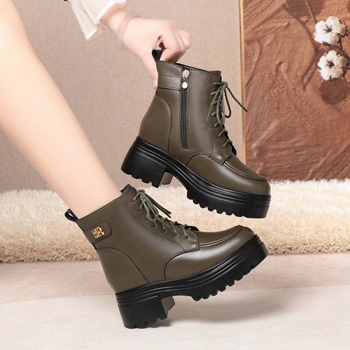 厚底马丁靴女新款秋冬靴子英伦风加绒粗跟百搭配裙子短靴一件代发