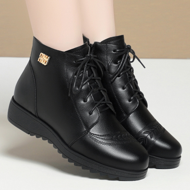 短筒靴子女秋冬季新款短靴软底加绒马丁靴女皮鞋妈妈鞋皮棉鞋