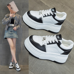 8CM内增高小白鞋女2026秋季新款小个子百搭休闲学生单鞋厚底板鞋