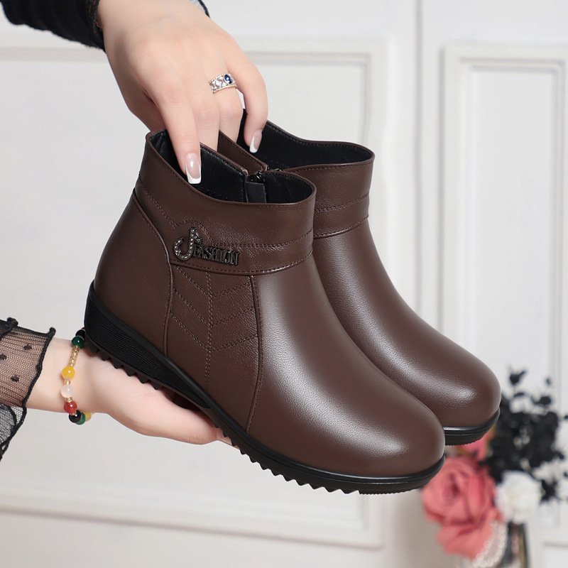 冬季加绒皮鞋女士平跟矮跟真皮防滑保暖棉鞋女靴短靴妈妈羊毛靴女