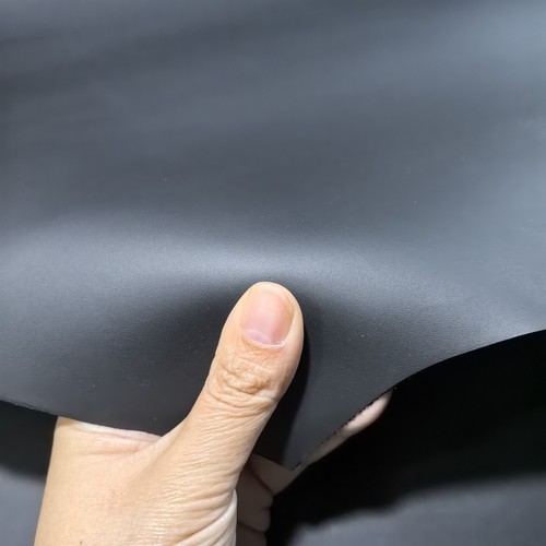 牛皮真皮皮料头层牛皮黑色哑光平纹1.5mm硬靴子桌垫本皮皮料牛皮