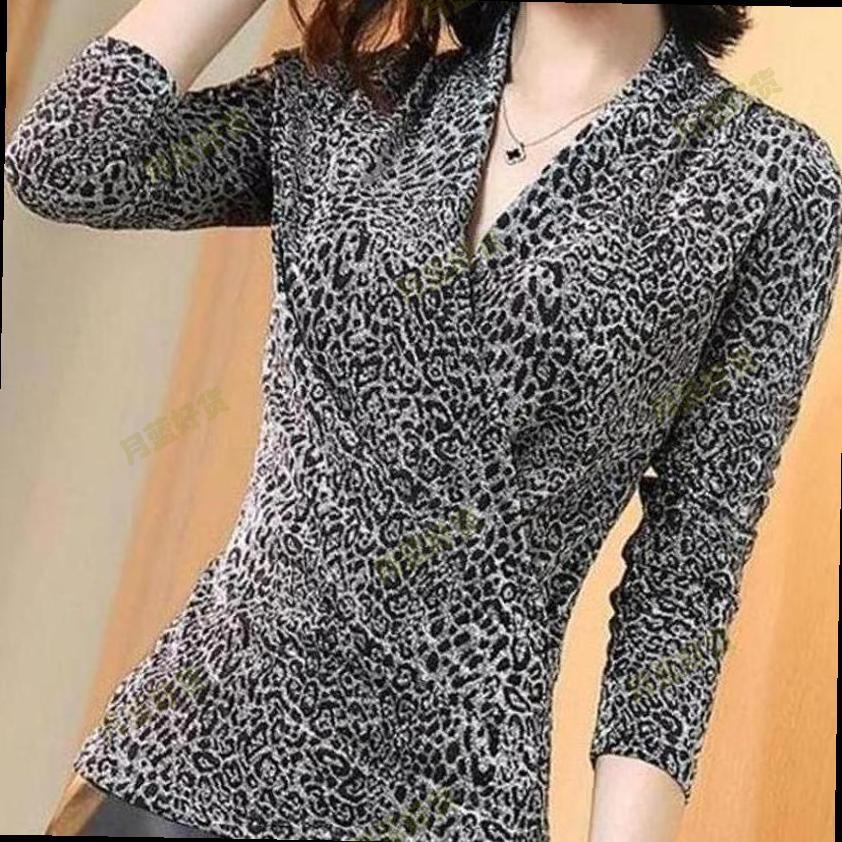 气质V领豹纹印花长袖T恤女修身洋气打底衫上衣加厚保暖中年妈妈