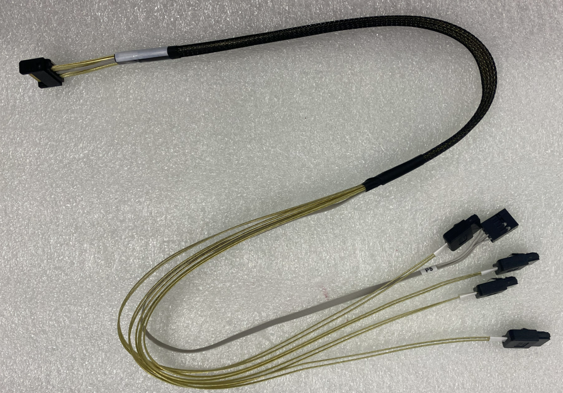 永擎原厂原装1 x MCIO X4 to 4 SATA cable(63cm)硬盘数据线