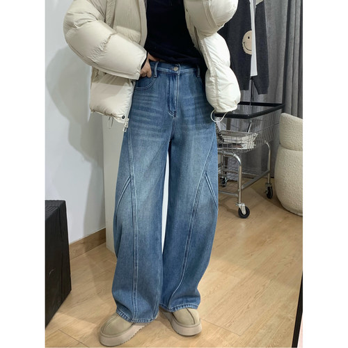 设计感阔腿加绒牛仔裤