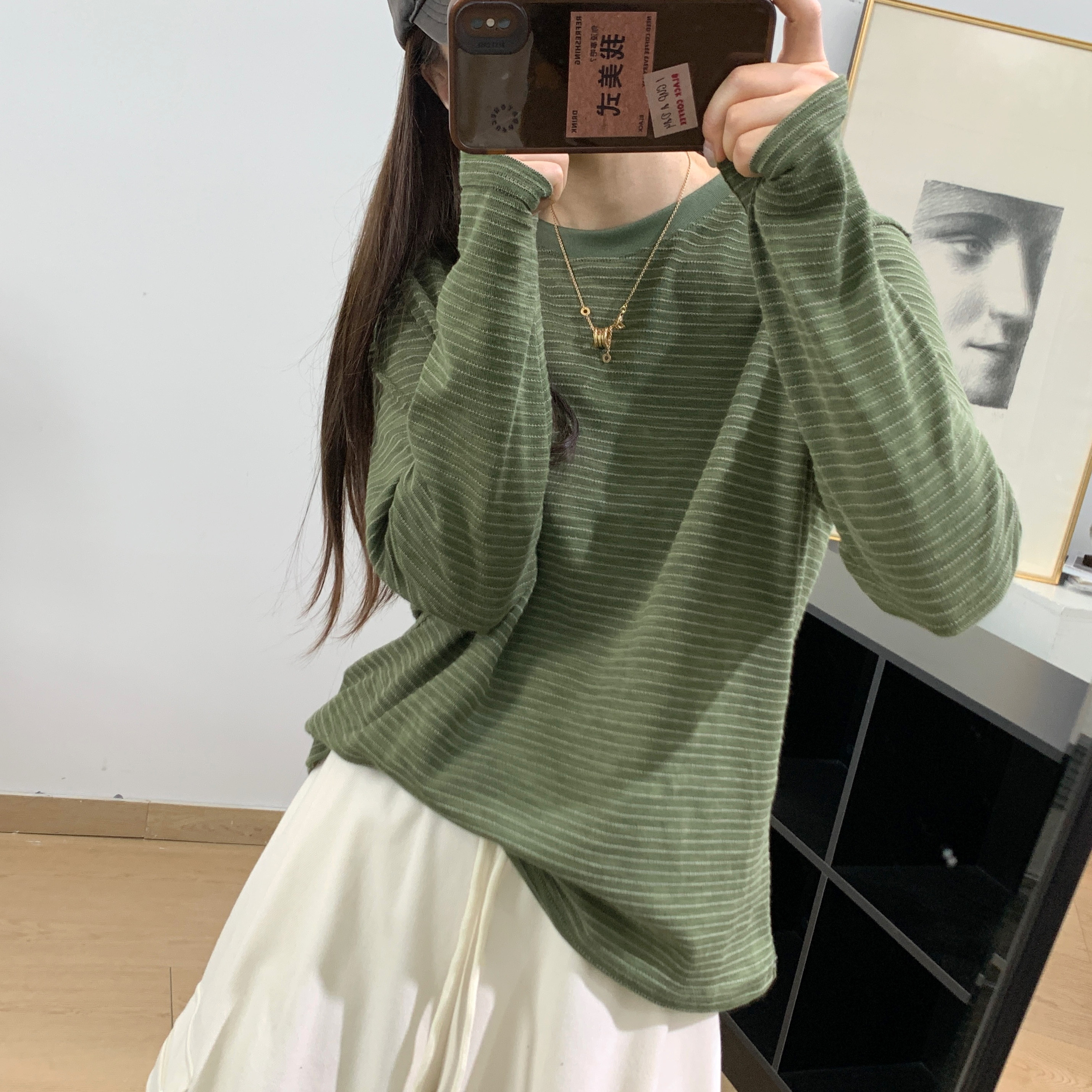 显白橄榄绿~日系复古条纹T恤图片