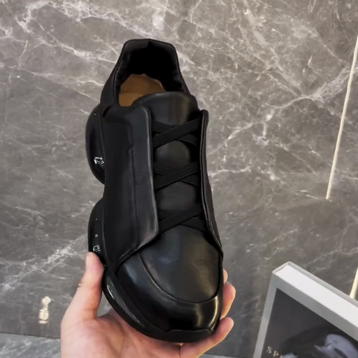 5885广州胎牛皮新款低帮男士黑色真气垫休闲商务套脚男皮鞋运动鞋,流行男鞋,休闲皮鞋,淘宝优惠券,粉丝福利购,淘宝优惠卷