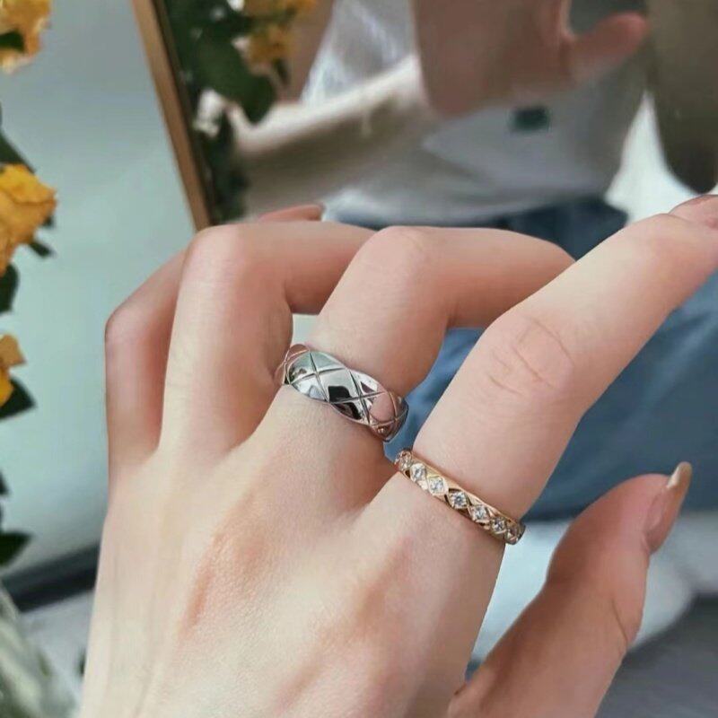 专柜高定18K镀金白金色菱格纹戒指女V金玫瑰金拉丝纹理戒时尚指环