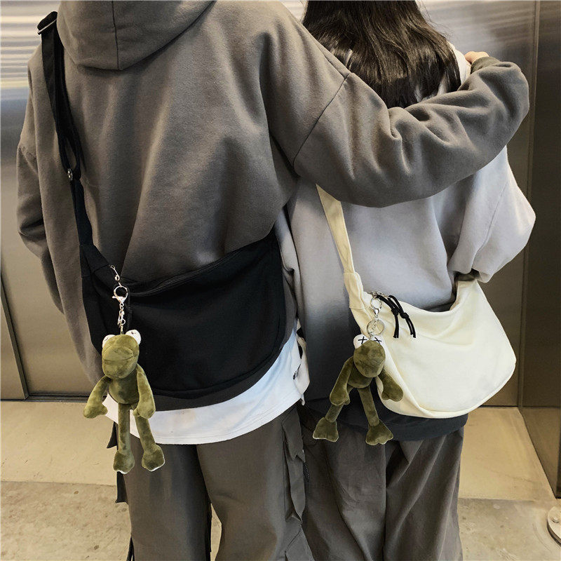 潮牌斜挎包男士帆布单肩包女生休闲百搭背包2026新款日系斜挎包包,箱包皮具/热销女包/男包,男士包袋,淘宝优惠券,粉丝福利购,淘宝优惠卷