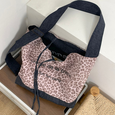 热烈暗涌托特包粉色豹纹女秋冬大容量时髦牛仔斜挎包可调节双面包